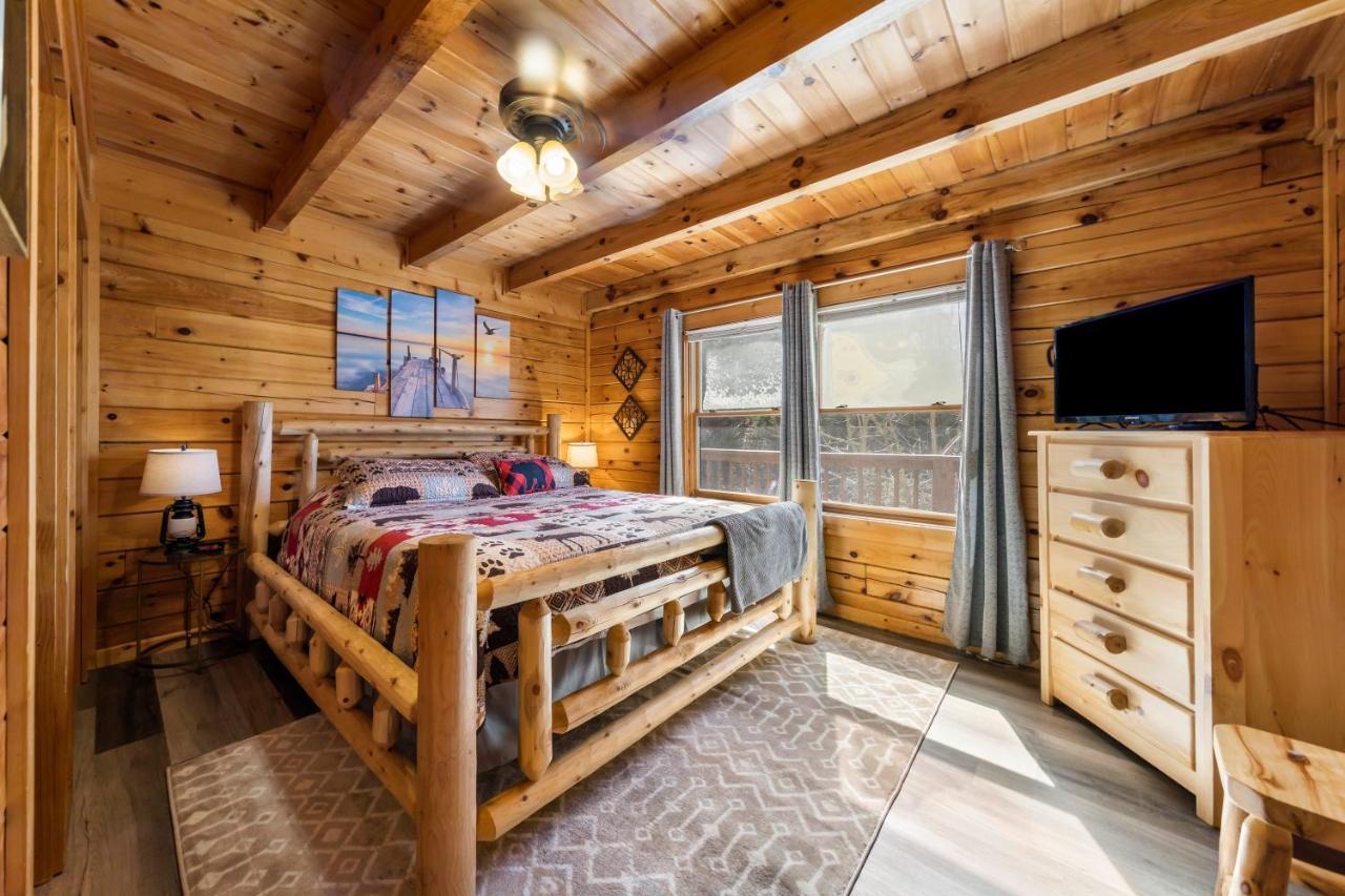 סביירוויל Serenity, A Rustic Log Cabin Retreat מראה חיצוני תמונה