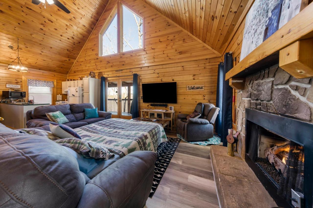 סביירוויל Serenity, A Rustic Log Cabin Retreat מראה חיצוני תמונה