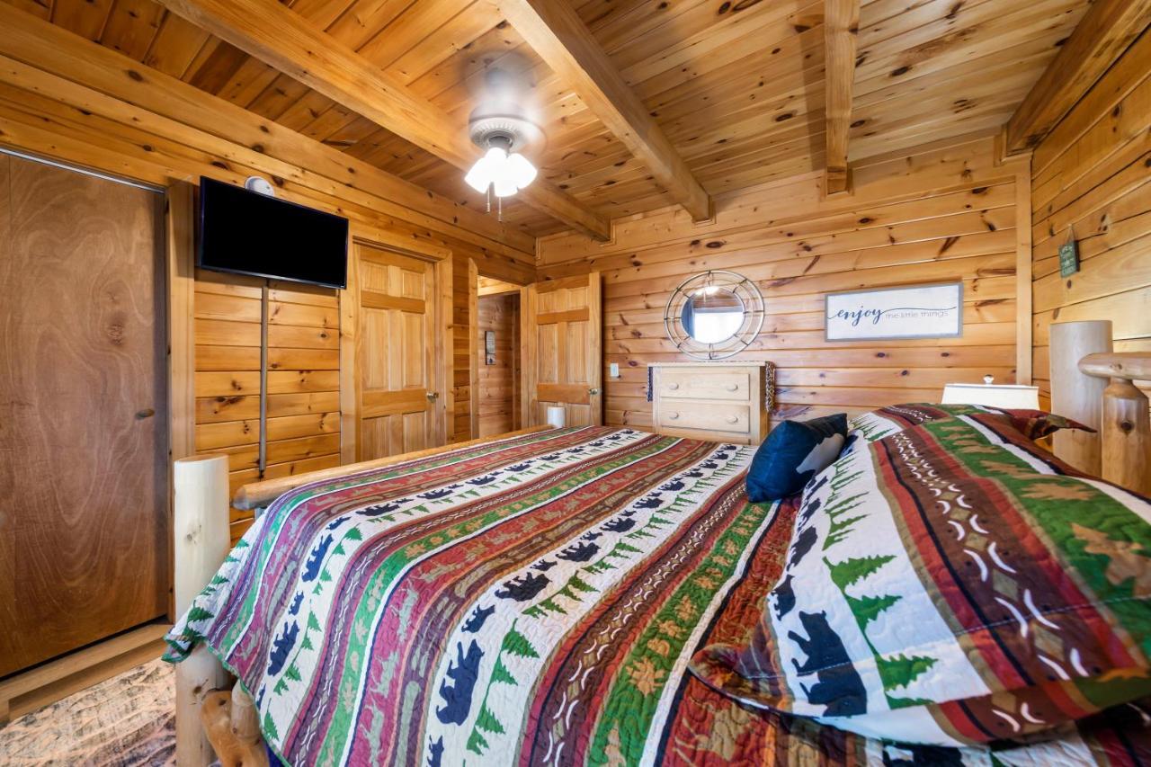 סביירוויל Serenity, A Rustic Log Cabin Retreat מראה חיצוני תמונה